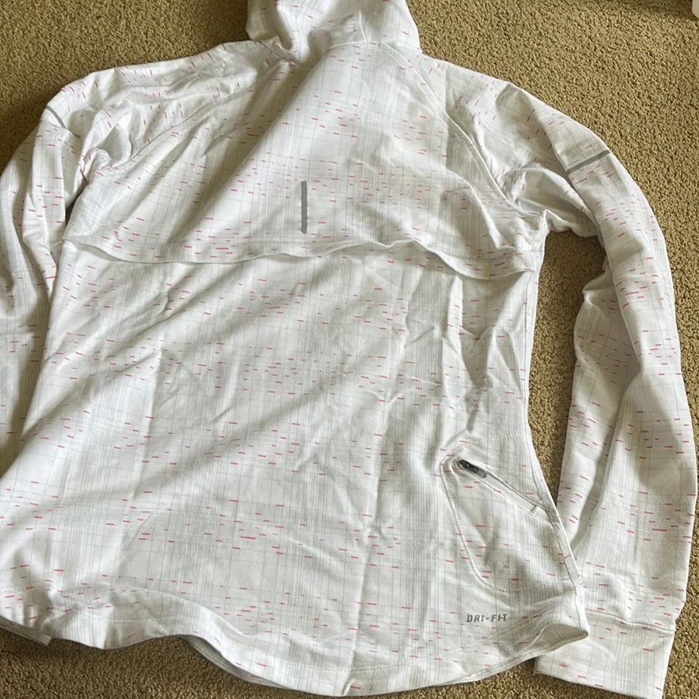 Nike Top - Picture 4 of 4